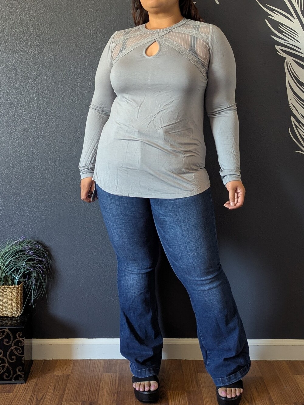 Bke Keyhole Grey Top